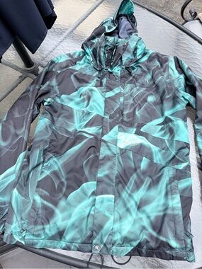 Volcom Black and Teal Wave-Print Ski Jacket